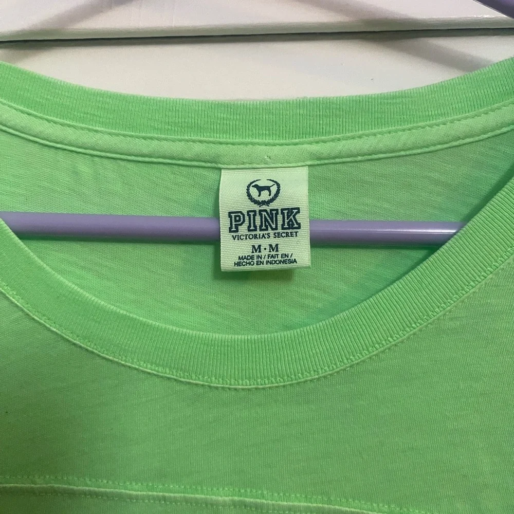 PINK Victoria's Secret Green T-Shirt Medium - Picture 2 of 7